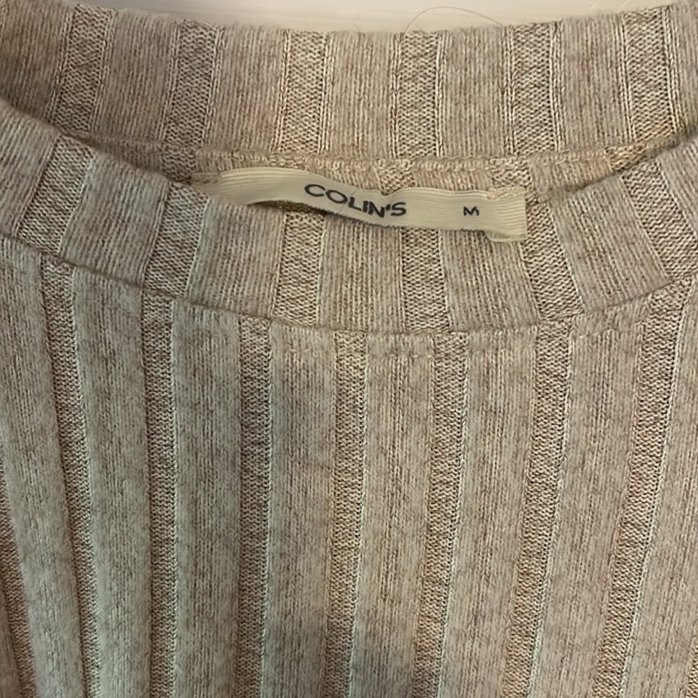 Colin’s Ribbed Short Sleeve sweater Top - Picture 2 of 4